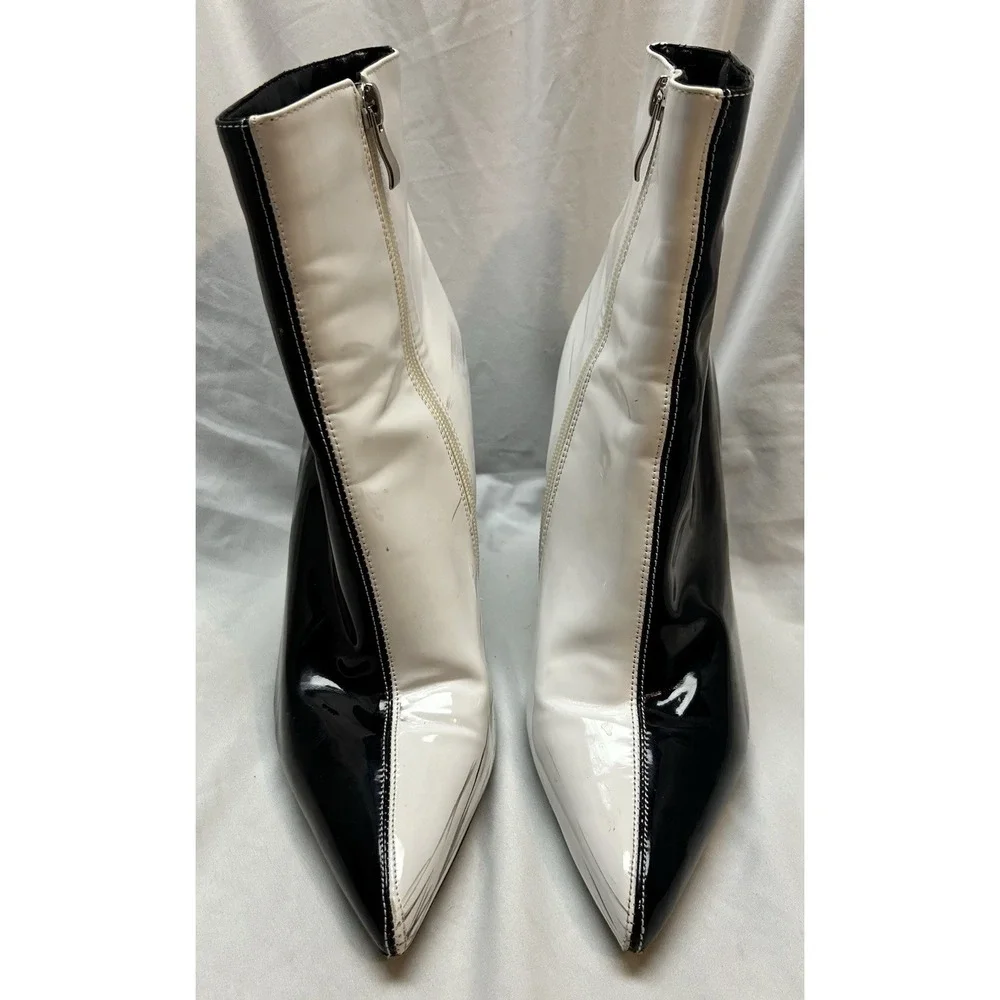 Black White Block Heel Ankle Boots Side Zip Womens 9 Mod Artsy Go Go